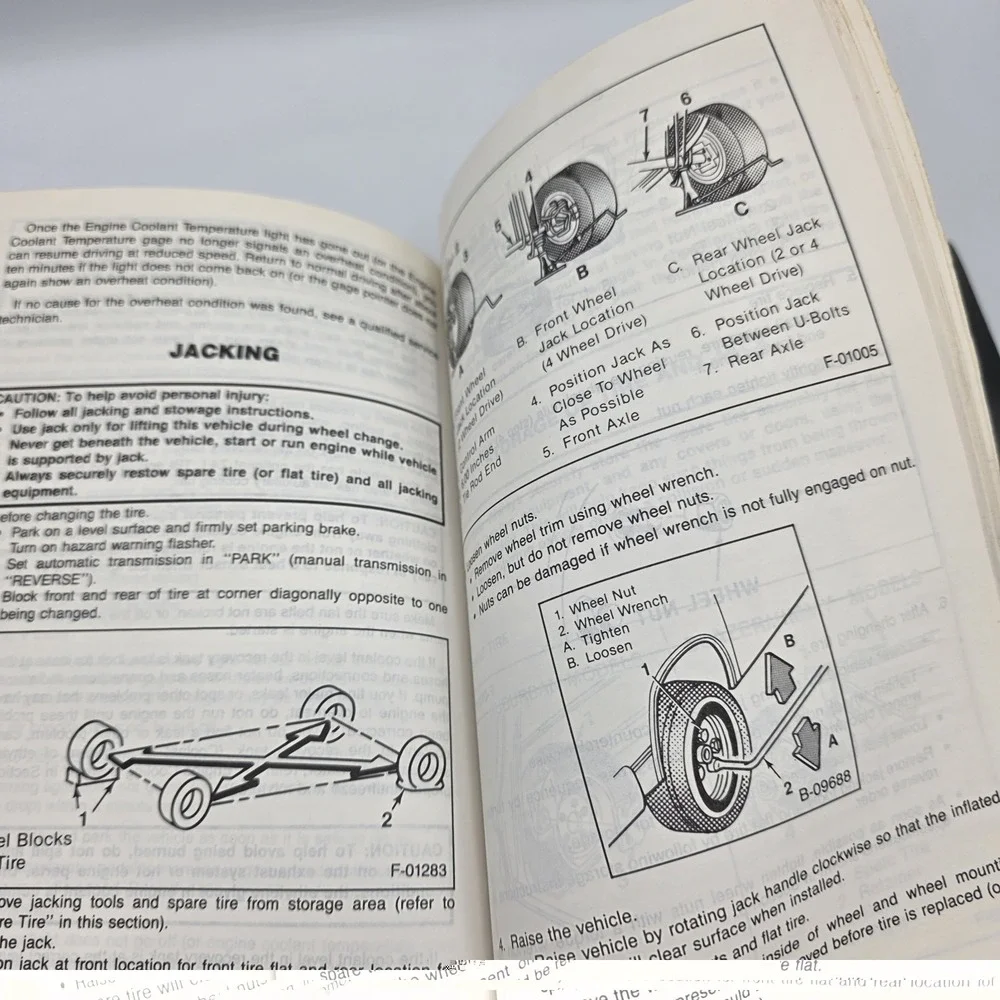 GMC Truck 1987 Suburban & Jimmy Owners Manual Operators User Guide & Cover Case‎